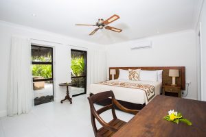 Premium Beachfront Villa - bedroom & study desk