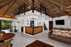 Premium Beachfront Villa (3 bedrooms) Lounge